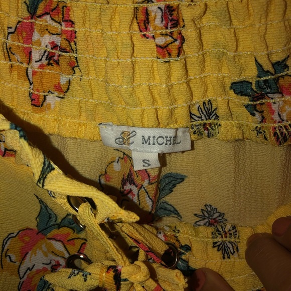 Off the shoulder flowey top - Picture 4 of 4